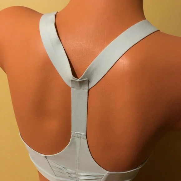 Victoria Secret Sports Bra 34D! - Picture 3 of 5